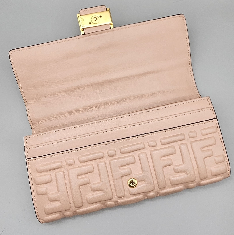 💛FENDI Zucca Baguette Wallet/Clutch💛 - Picture 4 of 17